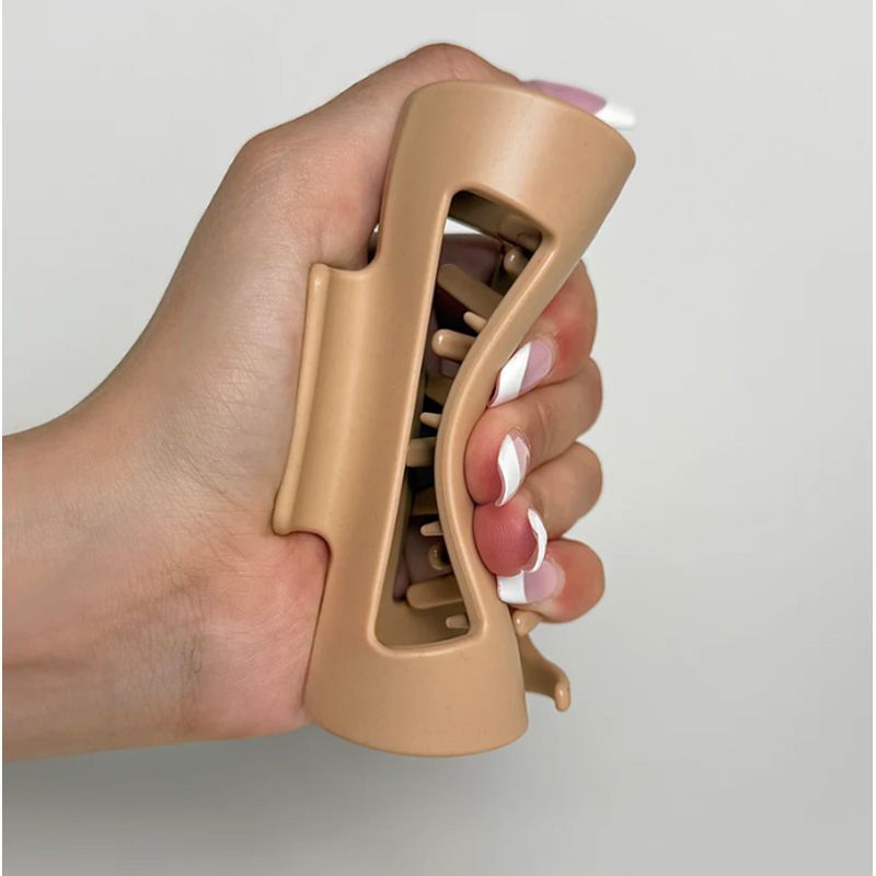 PlushClaw Comfort Grip Hair Clip